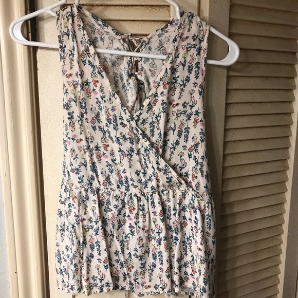 Strappy Tank top by Sadie Robertson - Picture 1 of 7